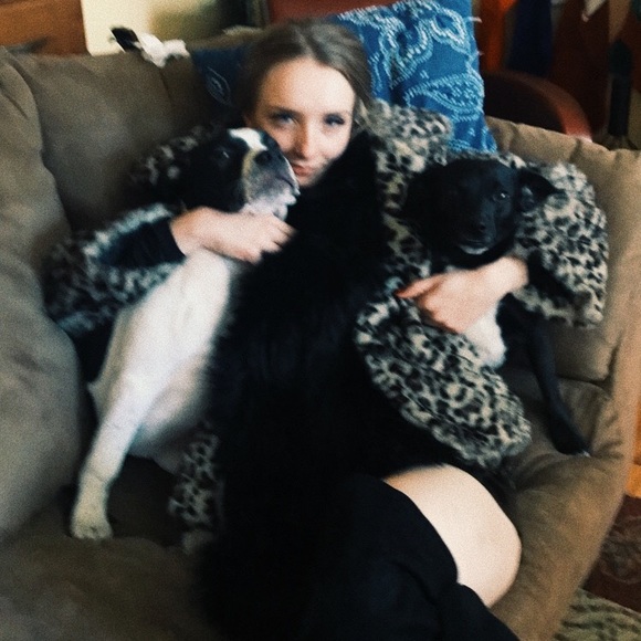 Meet your Posher, Rae✨ - Picture 9 of 16